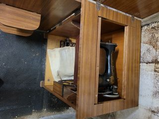 Máquina de coser SINGER antigua