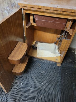 Máquina de coser SINGER antigua