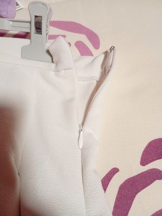 Falda tablas blanca