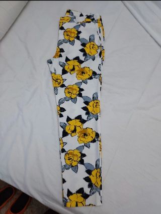 Pantalón Zara estampado floral 