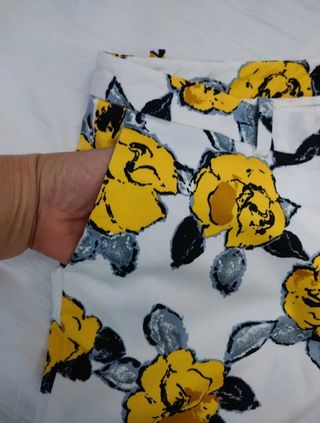 Pantalón Zara estampado floral 