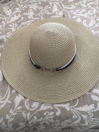 Pamela/sombrero