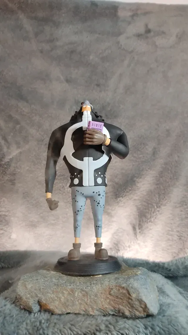 🐼 Figura Bartholomew Kuma de One Piece 🐼