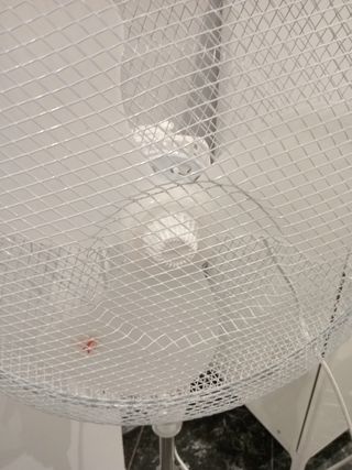 Ventilador de pie blanco