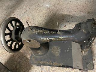 Maquina de coser antigua