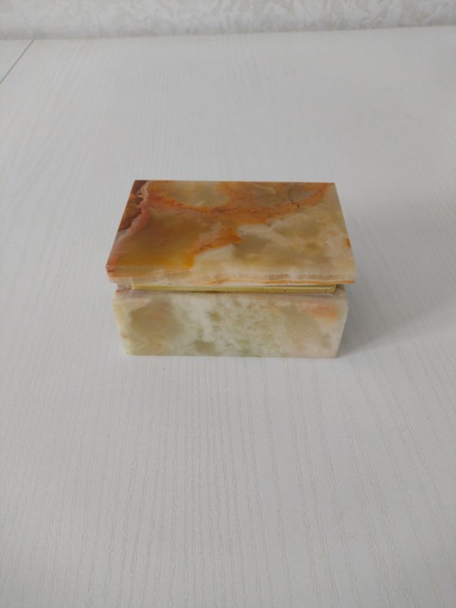 Scatola portagioie in onice