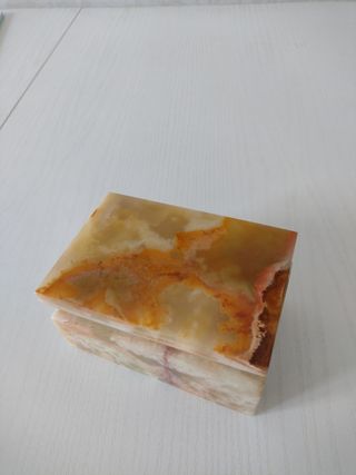 Scatola portagioie in onice 