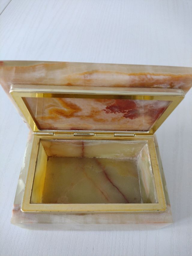 Scatola portagioie in onice