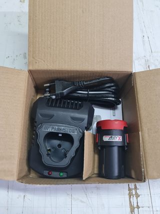 Batería 12 V 2 Ah más cargador 2,4 A