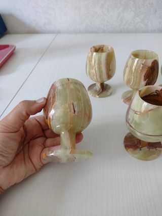 Set di bicchieri in onice chiaro 