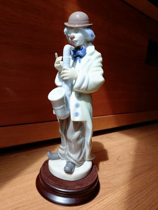 Figura Lladro. Payaso saxofón con peana.