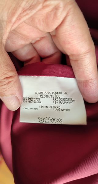 Abrigo granate Burberrys, talla 42 