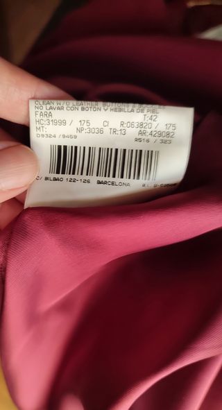 Abrigo granate Burberrys, talla 42 