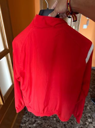 Chaqueta chandal, puma roja
