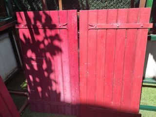 Conjunto contra ventanas de madera