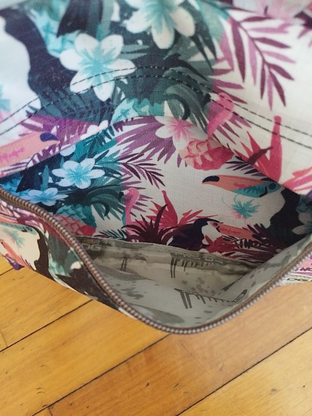 Mochila escolar resistente 