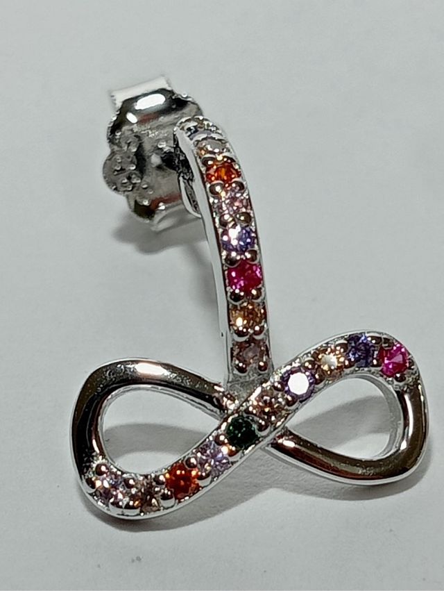 Pendiente Medio Aro Infinito De Plata De Ley 925