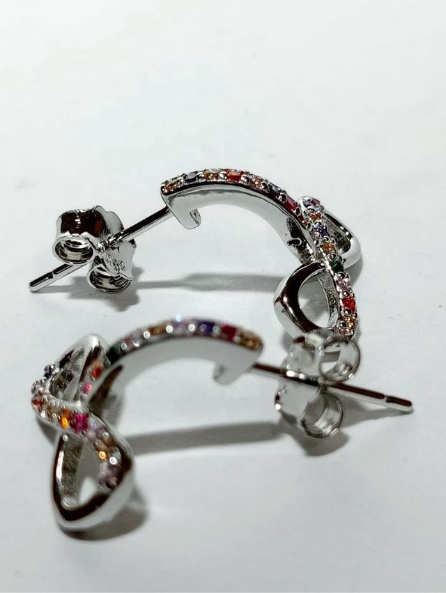 Pendiente Medio Aro Infinito De Plata De Ley 925