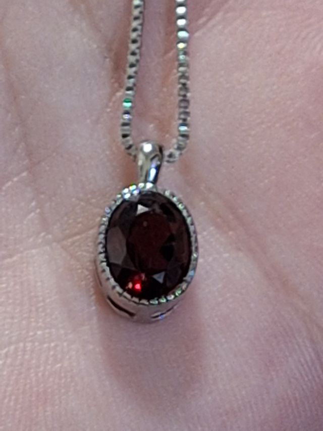 Collana in acciaio con Granato naturale