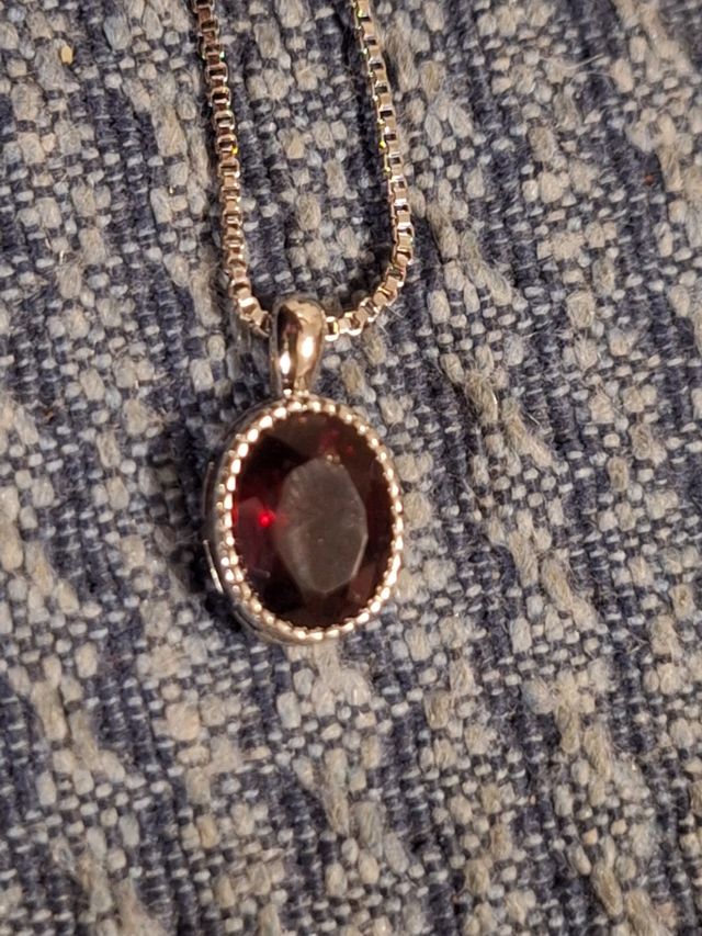 Collana in acciaio con Granato naturale