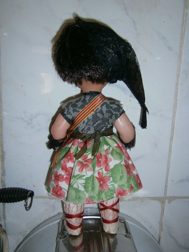 muñeca regional antigua