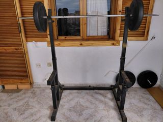 Rack. No incluido barra y los pesos. SOLO RACK.