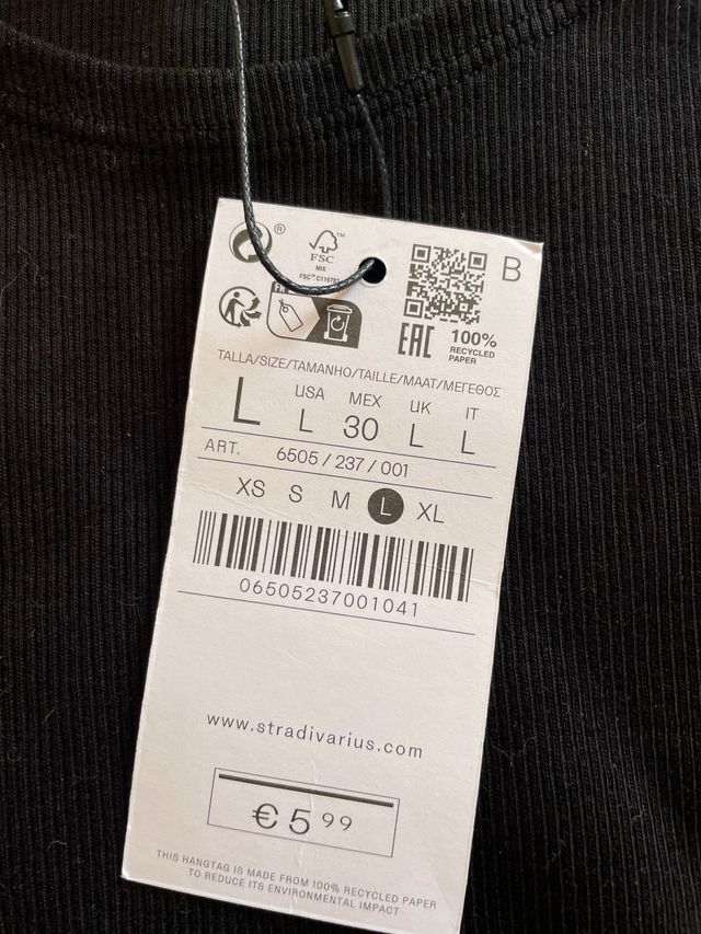 Camiseta negra stradivarius