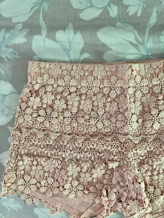 Pantalón corto crochet Stradivarius