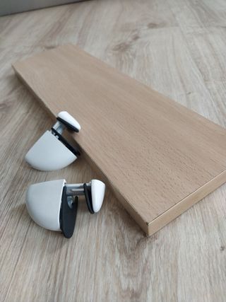 Estantería con escuadras incluidas