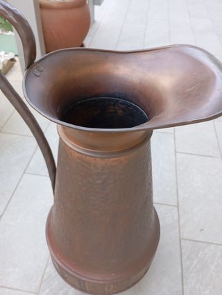 Anfora in rame battuto antico