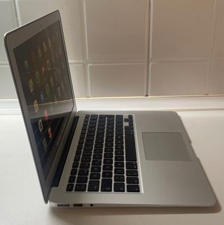 Mac book air 13”