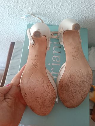 Zapatos novia blanco crudo. Doriani