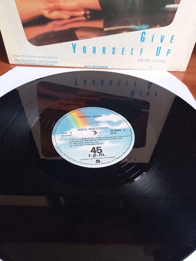 Thereza Bazar-- The Big Kiss