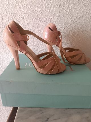 Zapatos rosa claro de fiesta