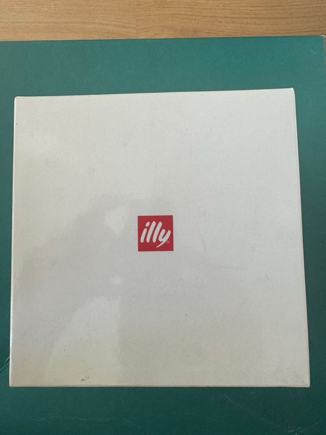 Taza Illy Almodóvar Los abrazos rotos