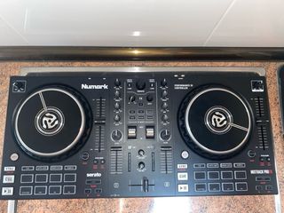 Mesa DJ/Numark Mixtrack Pro FX 