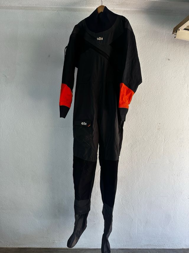 Traje seco para Embarcación Auxiliar Marca Gill