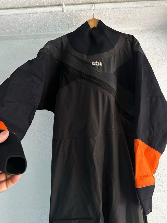 Traje seco para Embarcación Auxiliar Marca Gill