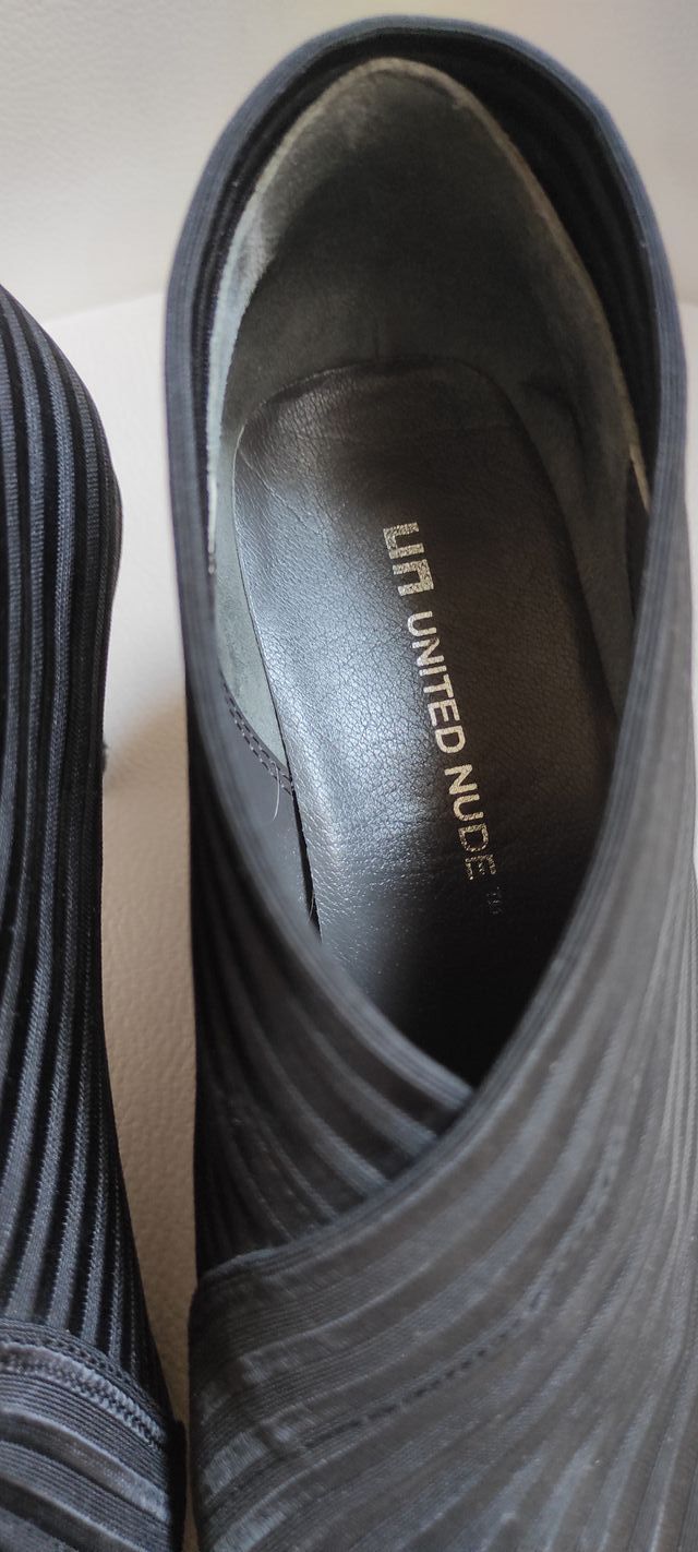 Botín cuña baja negro