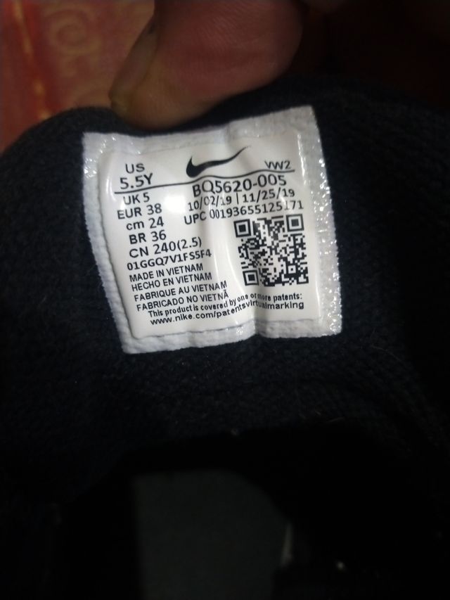 Zapatillas Nike, talla 38.