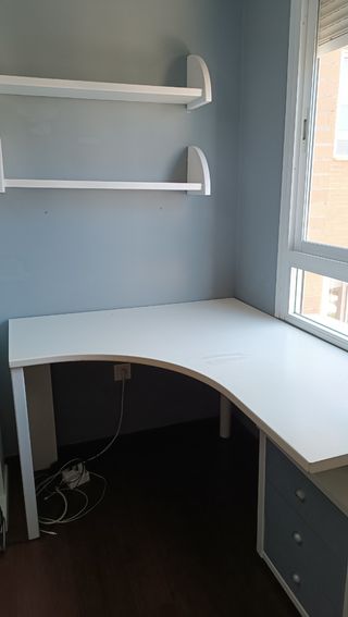 Mesa de estudio dos estanterías y mesita auxiliar