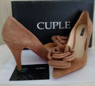 Zapatos ante beige marca Cuplé, nuevos. 