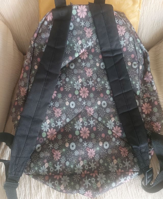 Mochila de tela estampada de mujer