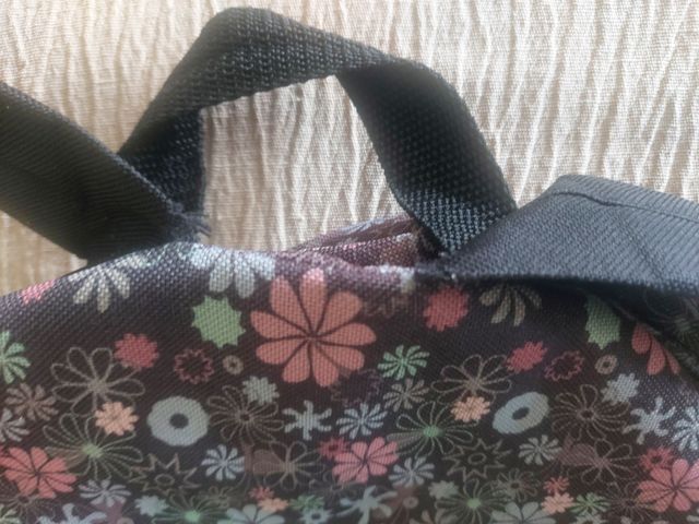 Mochila de tela estampada de mujer