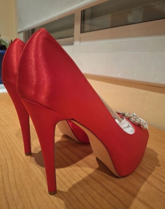 Zapato tacón rojo