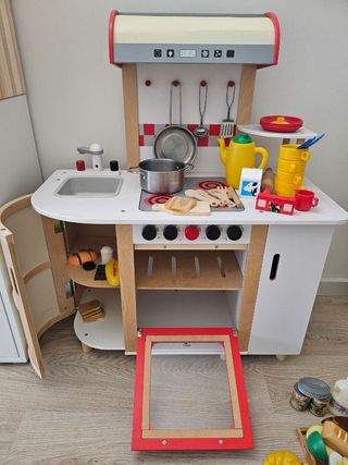 Cocinita de madera hape