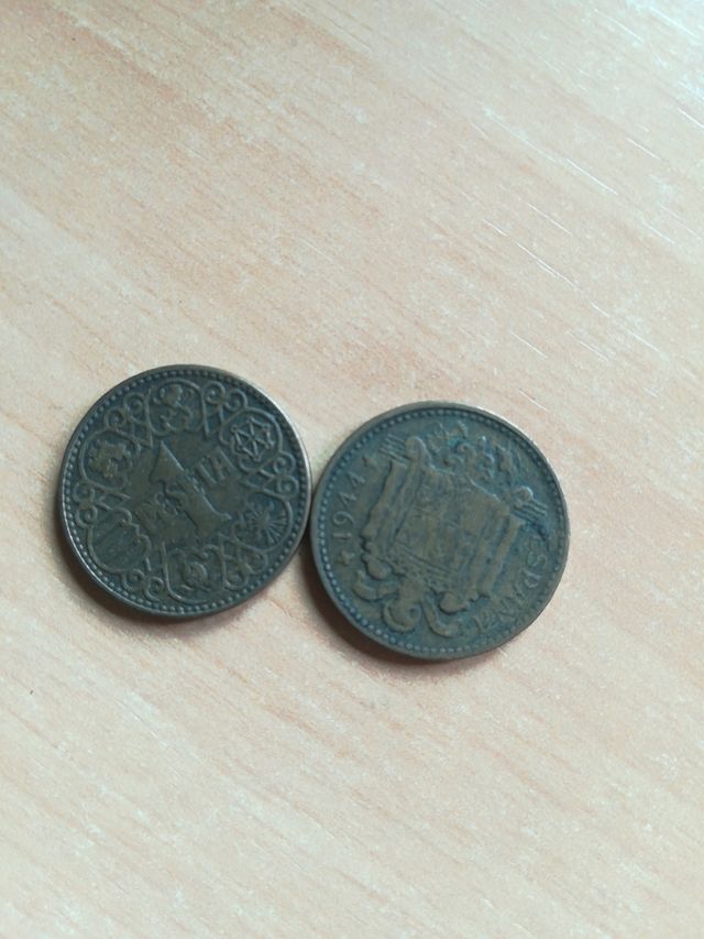 Moneda de 1 peseta Franco 1944