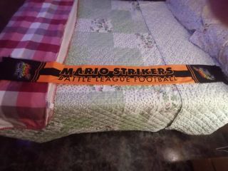 BUFANDA MARIO STRIKERS
