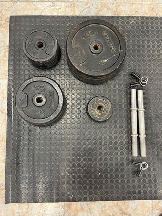 Máquina multifunción y mancuernas