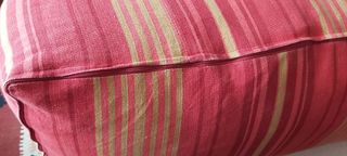 2 Cuadrantes de cojin. 100 €